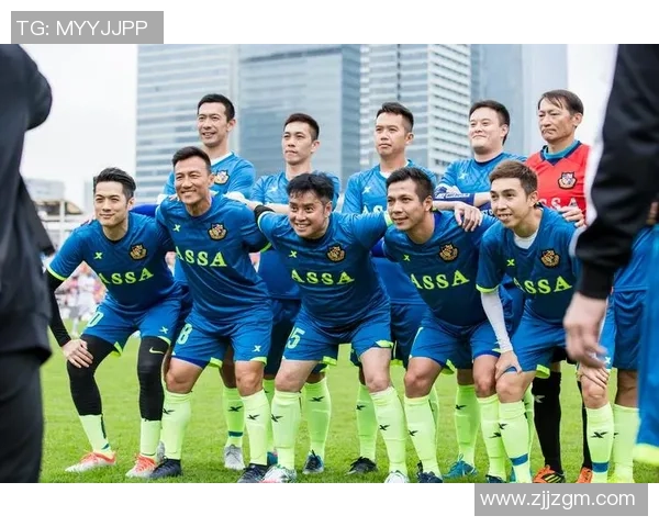 足球明星高清合照图片展现球场魅力与团队精神的完美瞬间